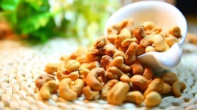 Cashewnuss zur Verbesserung der Wirksamkeit von Männern